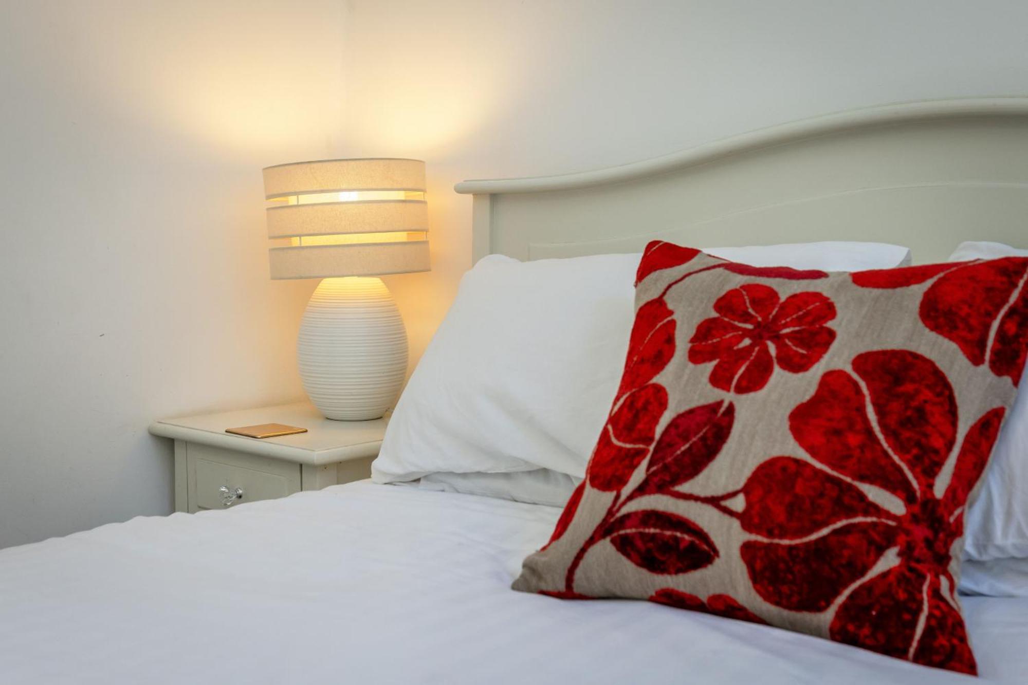 3 BEDROOM EDINBURGH VICTORIAN APARTMENT-6 Beds-Free Street Parking Buitenkant foto