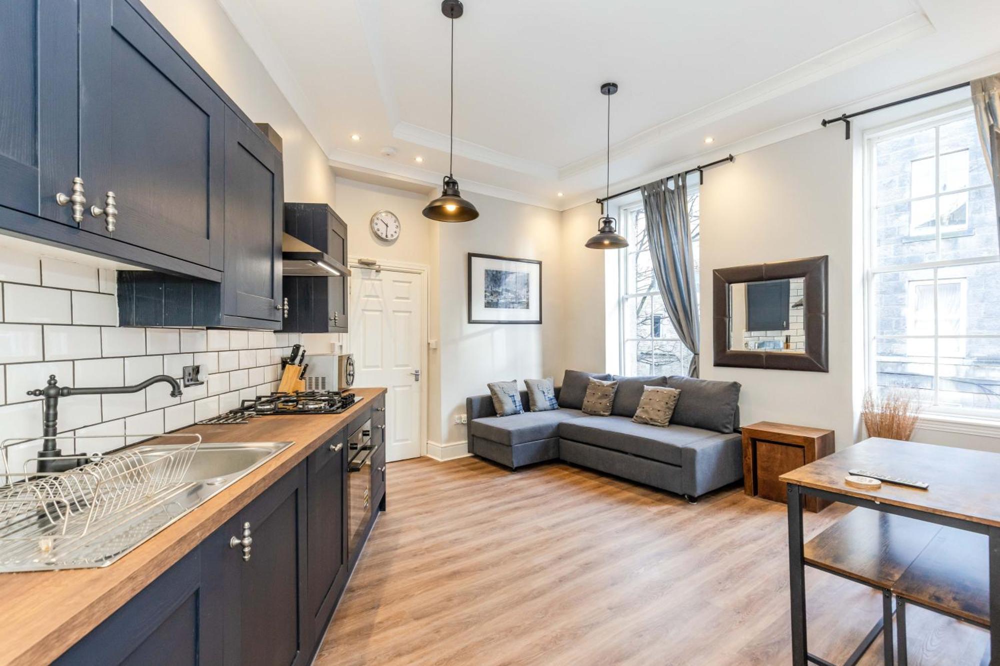 3 BEDROOM EDINBURGH VICTORIAN APARTMENT-6 Beds-Free Street Parking Buitenkant foto
