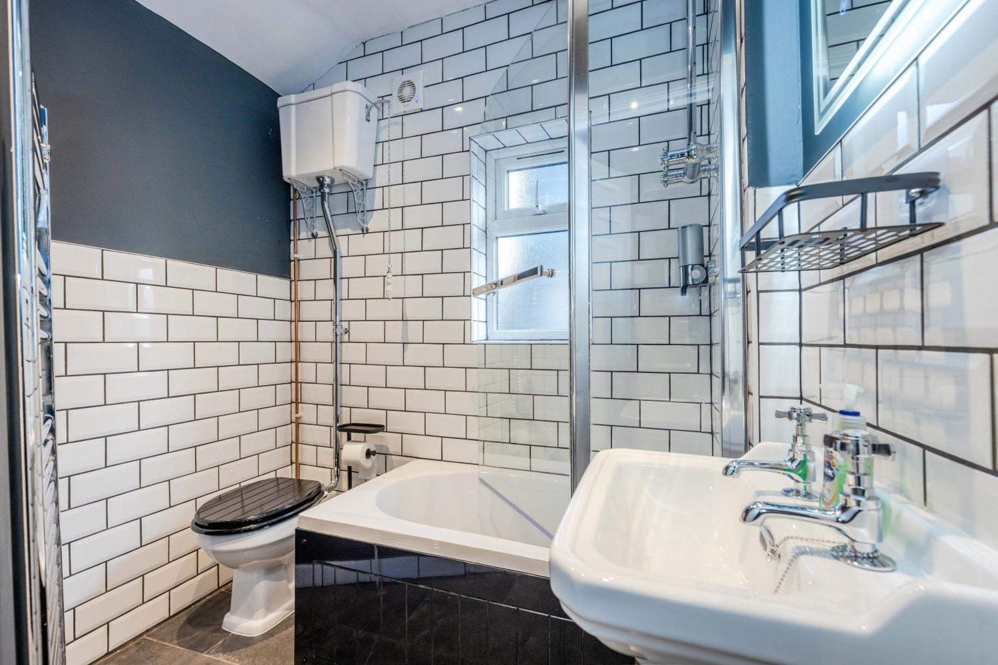 3 BEDROOM EDINBURGH VICTORIAN APARTMENT-6 Beds-Free Street Parking Buitenkant foto
