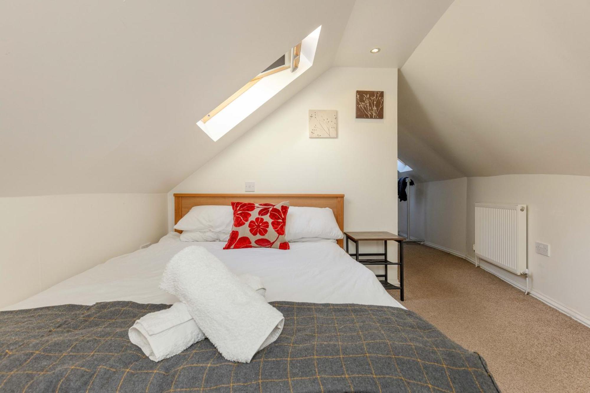 3 BEDROOM EDINBURGH VICTORIAN APARTMENT-6 Beds-Free Street Parking Buitenkant foto