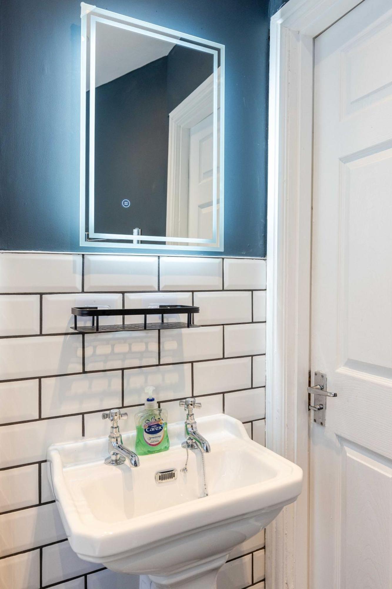 3 BEDROOM EDINBURGH VICTORIAN APARTMENT-6 Beds-Free Street Parking Buitenkant foto