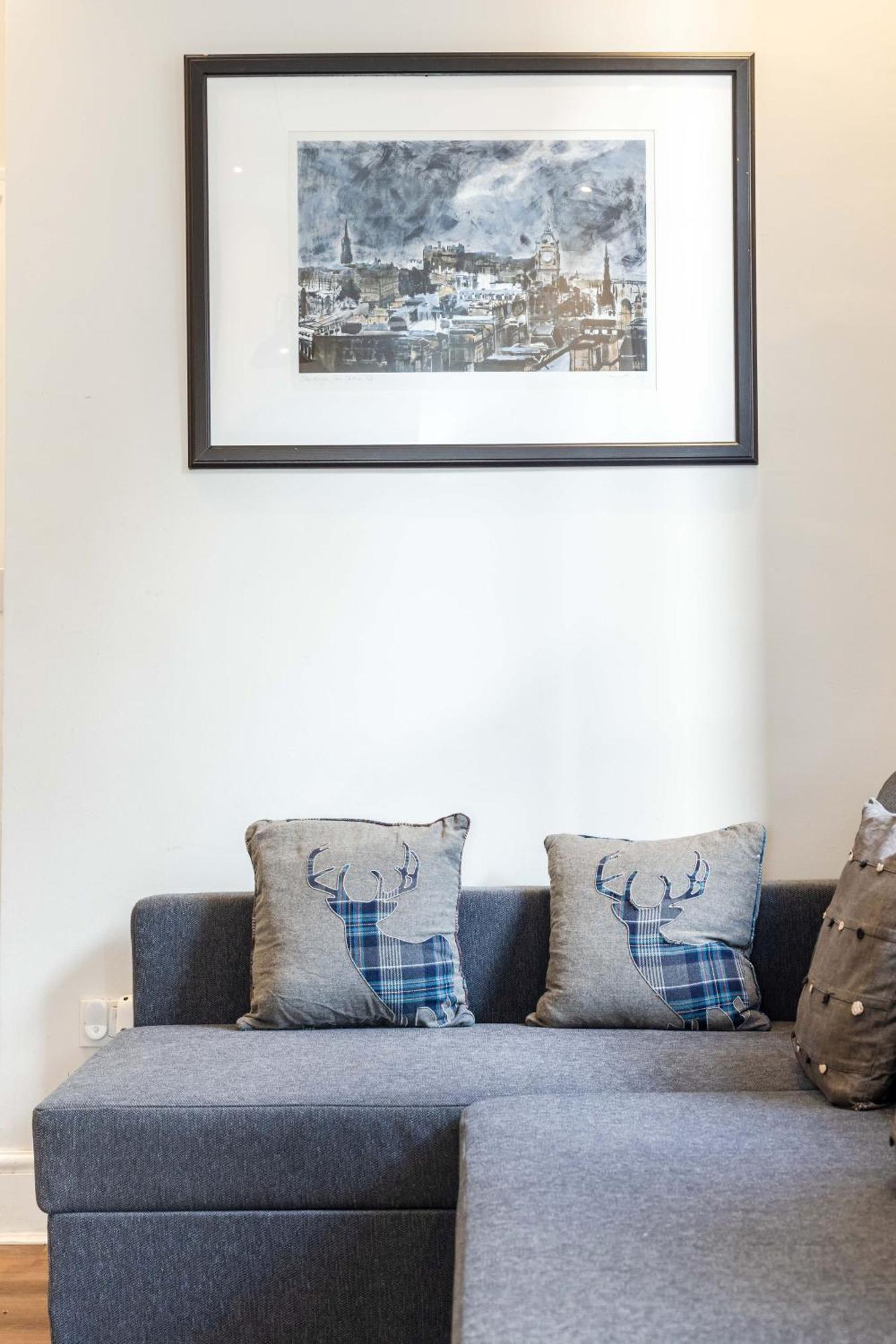 3 BEDROOM EDINBURGH VICTORIAN APARTMENT-6 Beds-Free Street Parking Buitenkant foto